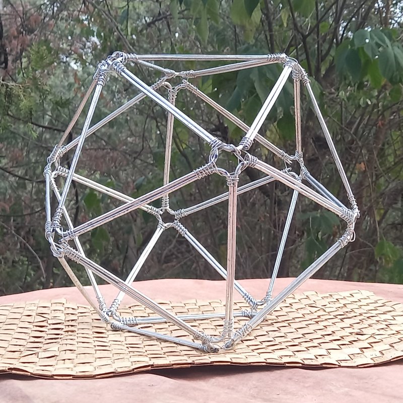 Icosahedron Metal 31cm