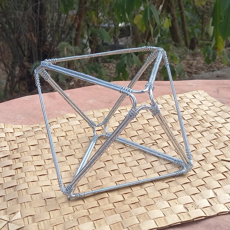 Octaedro Metal 23cm